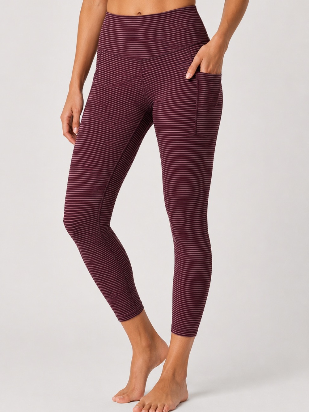#671 Athleta Salutation Stash Pocket II Textured 7/8 Leggings M Burgundy